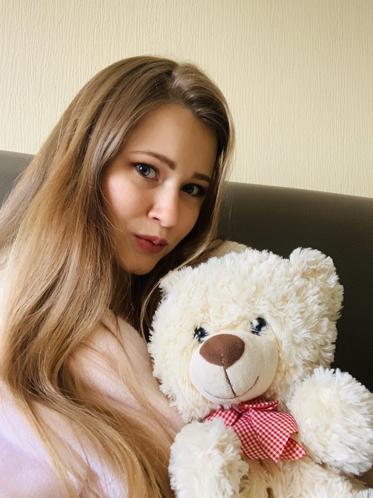 Ivy cute Female,5'3 or under(160cm),German,Green, 75kg